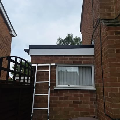 Small flat EPDM roof on house extension