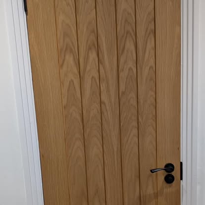 Oak internal door close-up vertical grain