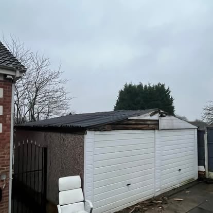 Old corrugated garage roof before EPDM replacement