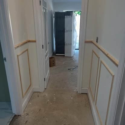 Hallway wainscoting panel mouldings installation